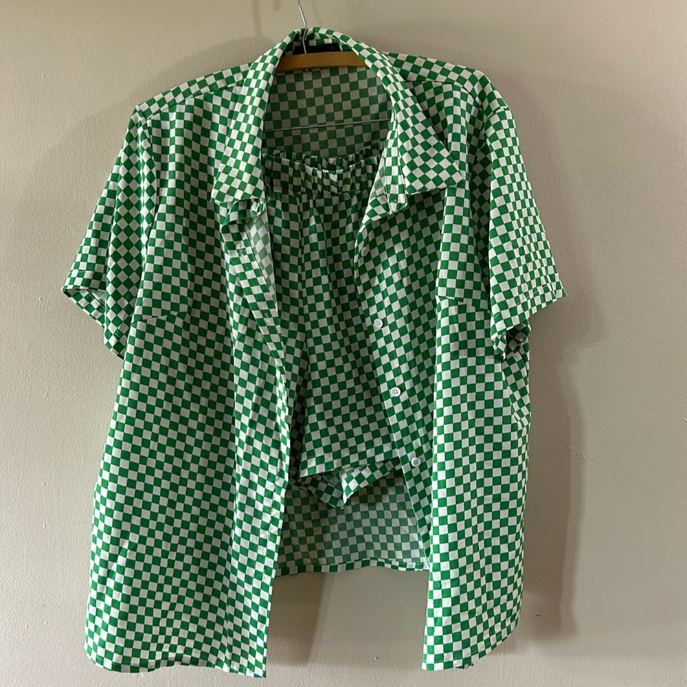 SHEIN green checkered 2 piece set size 1X button down top with shorts